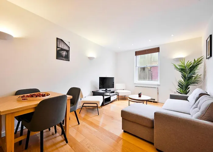 Lovely 2 Bed Tower Bridge Apartment Sleeps 6