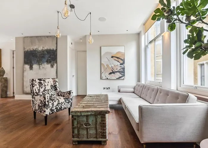 Elegant Apartment In St Pauls With Modern Comforts