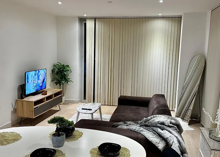 Stunning Lux 2 Bed Apartment In Royal Wharf