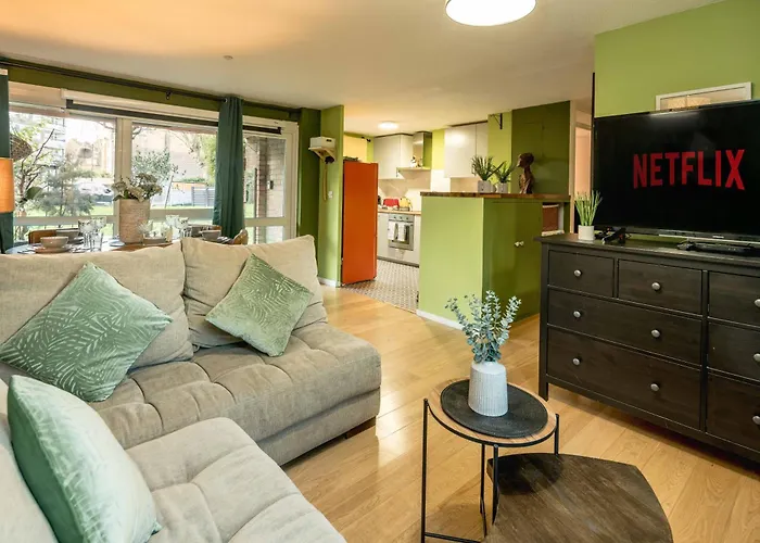20 Percent Off -Todayonly-Mobilerate Offers-Genius Offers-Londonbridge City Apartment W Free Parking-Wifi-Sleeps7-4Beds-Netflix-Family!