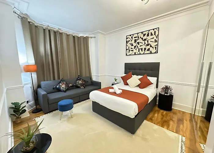 Oxford St Luxurious Villa