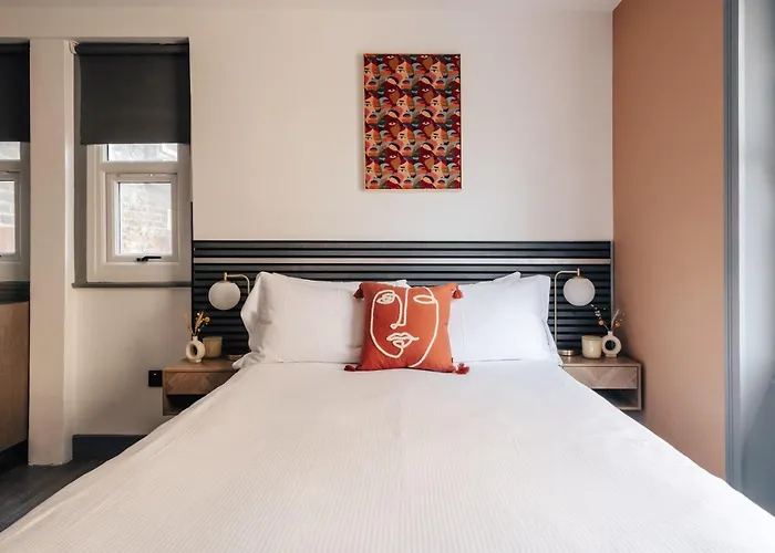 Modern And Spacious Duplex In Earls Court