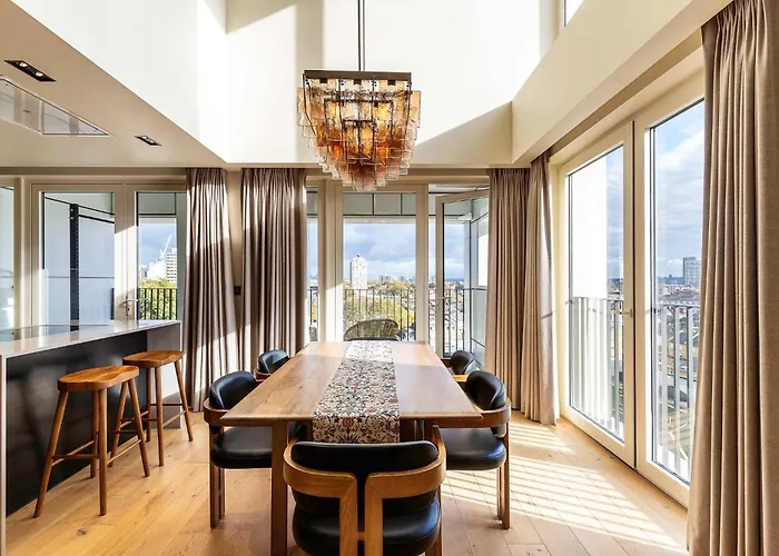3Br 2Bth Penthouse In Central London