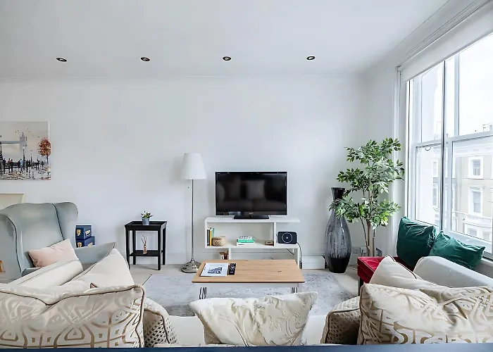 Stylish 2Br Chelsea Penthouse With Private Rooftop