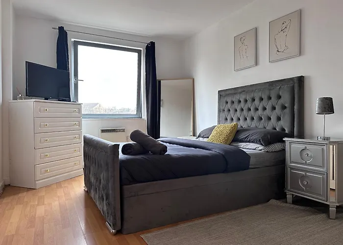 Cozy Greenwich Condo