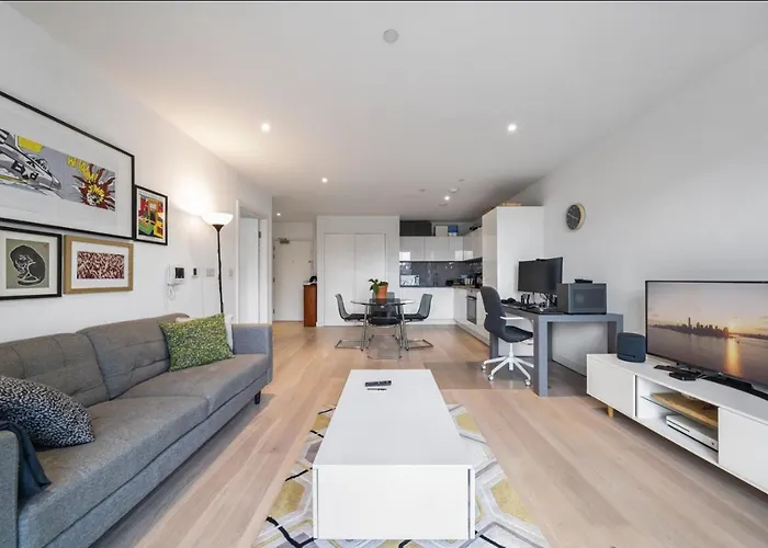 Riverside Suites And Apartments