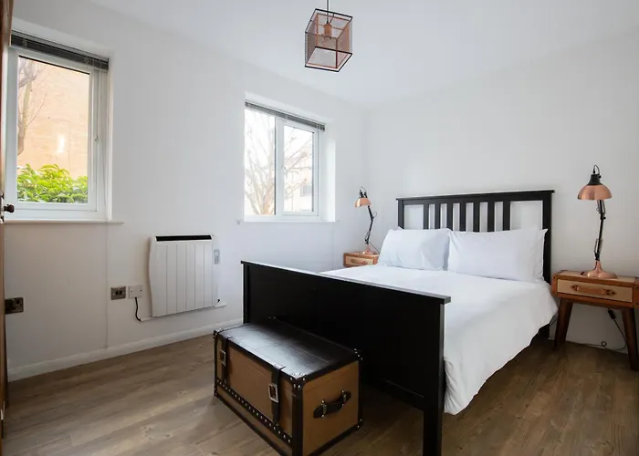 Londwell, Canary Wharf Riverfront Chic Apartment