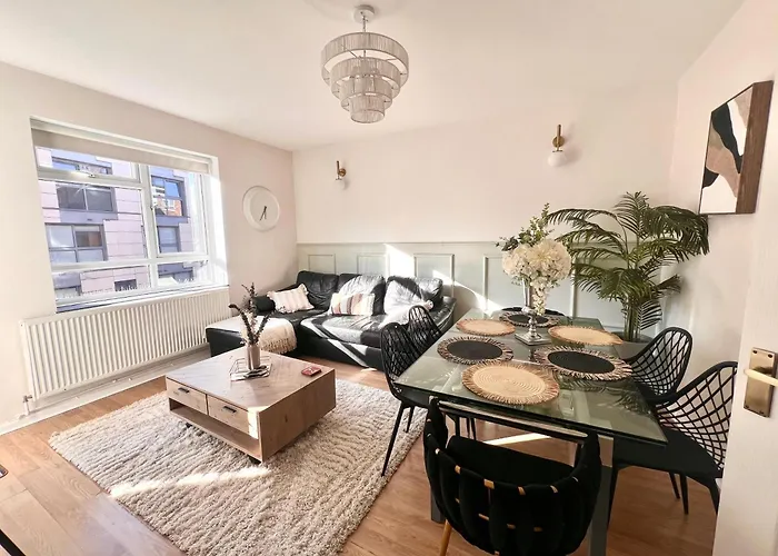 Central City 3 Minutes To Tower Of London Trendy Shoreditch Recently Refurbished 3 Bedrooms Sleeps 8