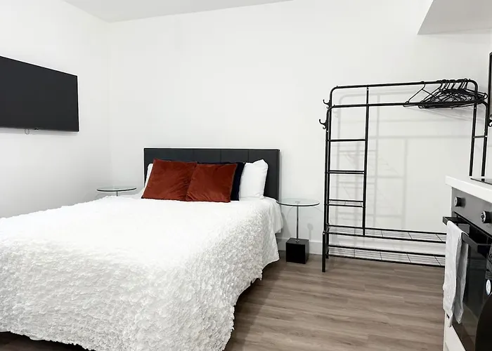 Bright Studio In Old Street 2