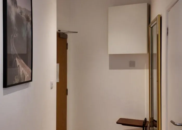 Stunning Piccadilly 1 Bedroom Flat In London Vr9