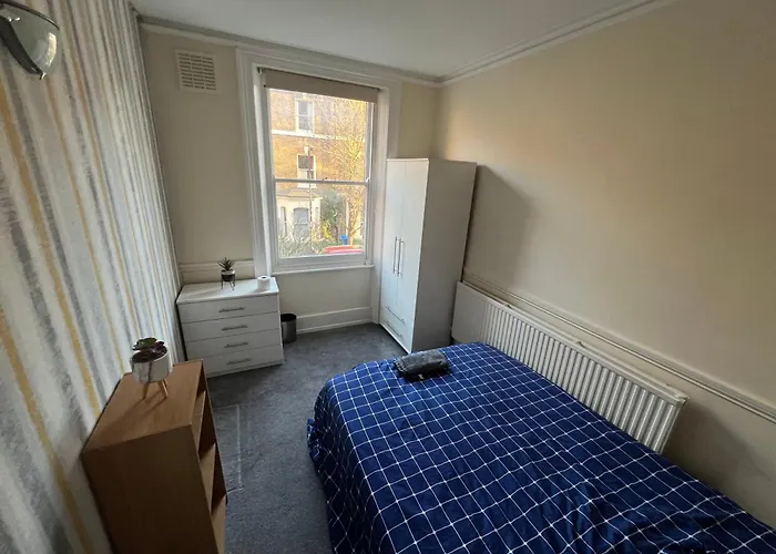 Central London Elephant And Castle Cosy Double Bed