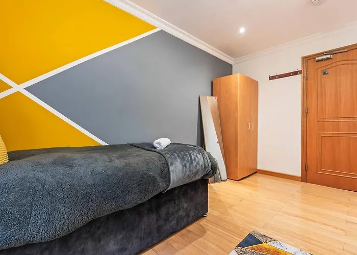Exquisite 1Br - Free Parking Only 5-Mins Walk To Clapham Junction Station