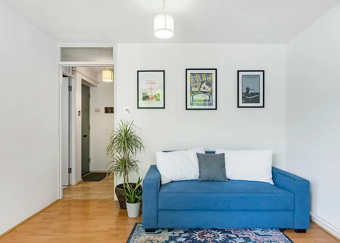 Pass The Keys Whitechapel Studio With Balcony