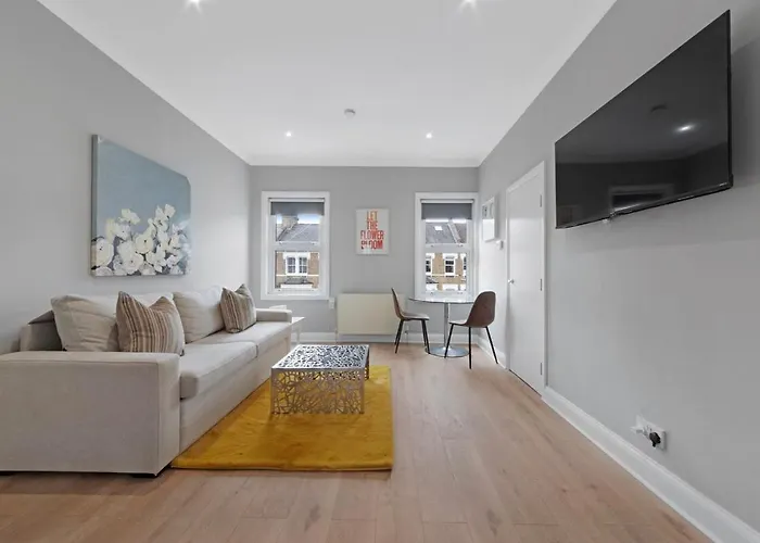 New Loft Style 2 Bed Maida Vale Sleeps 6 People
