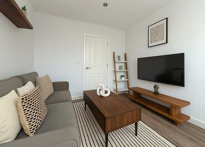 Elegant 2Br Apartment - Harlesden Comfort