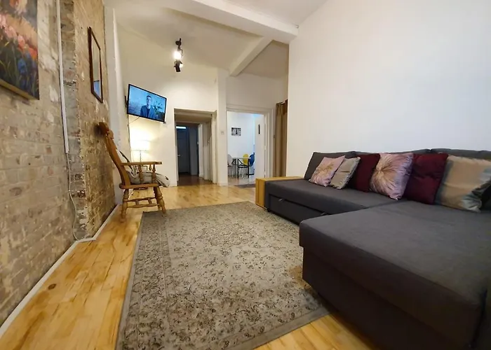 3-Bedroom Spacious Apartment In Shoreditch