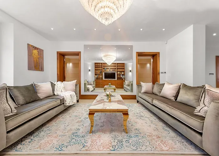 250 Sqm Mega Mansion