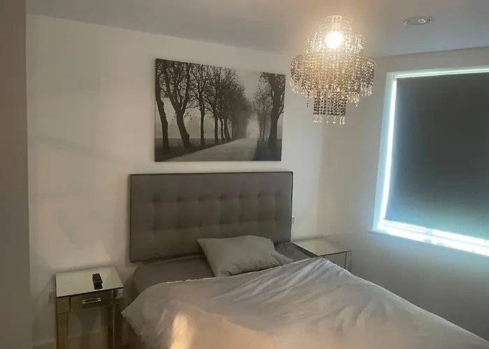 Sweet Ivy One Bedroom Flat
