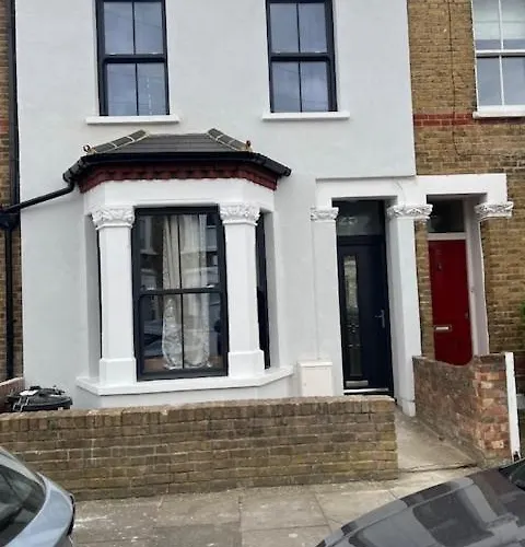 Graveney House -Sleeps 8 - London Zone 3