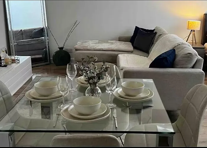 Modern Studio In Popular South Kensington Location