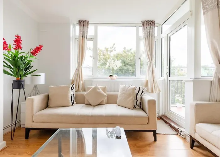 Cosy 3 Bed Flat Near London\'S Highlights