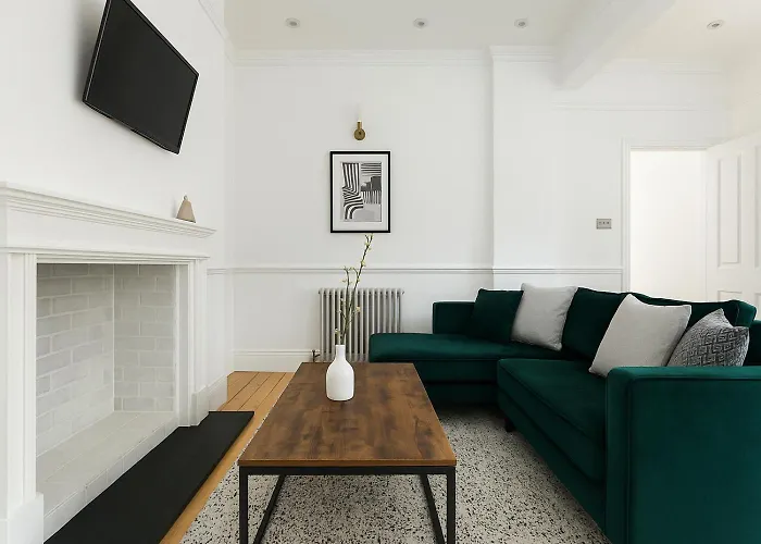 Spacious 2 Bed Flat In Hammersmith