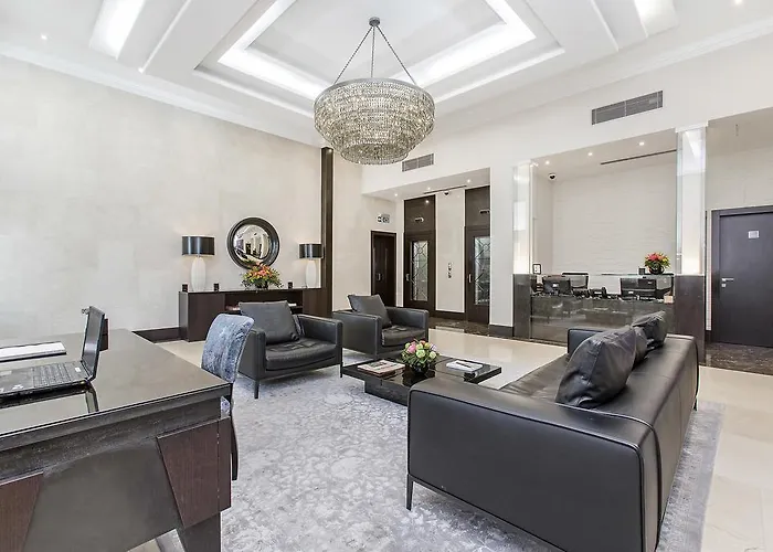 130 Queen\'S Gate Apartments