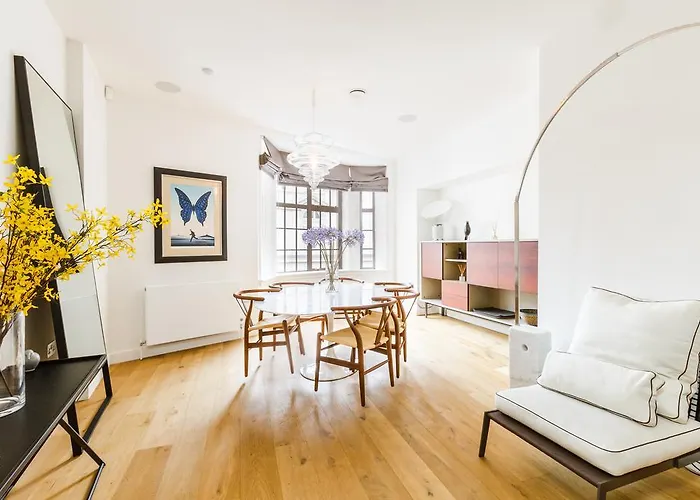 Cockspur Street, 3 Bedrooms