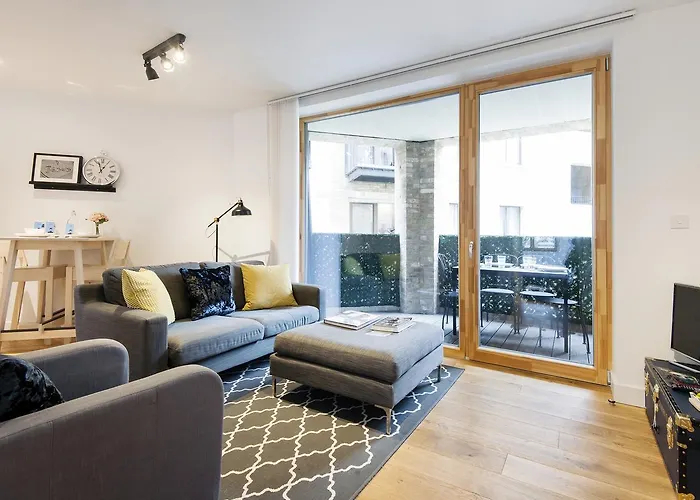 The Shalfleet Drive Apartment