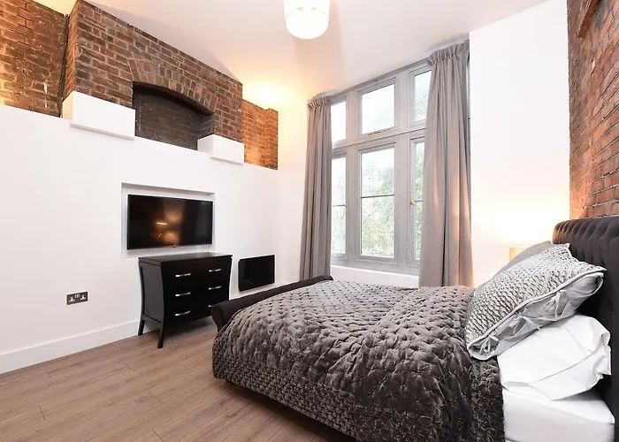 Spacious & Modern 2 Bed Apartment At Knightsbridge London