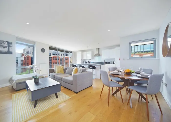 2 Bed Executive Penthouse Near Liverpool Street Free Wifi By City Stay Aparts London