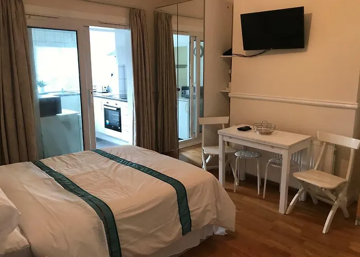 Gladstone Lodge Guest House