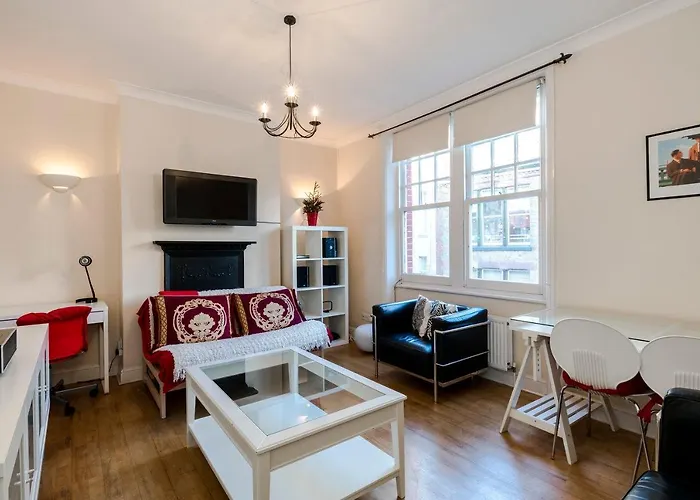 2 Bedroom Modern Apartment On Historic Marylebone Lane