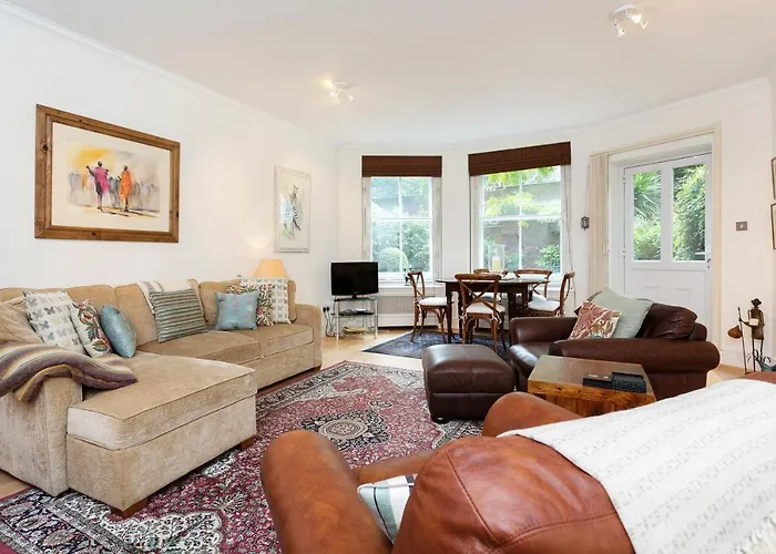 Veeve - South Kensington Garden Apartment