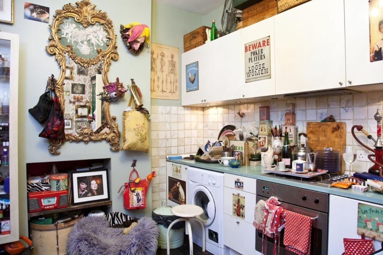 Boutique Bijoux Garden Flat In Vibrant Oval *