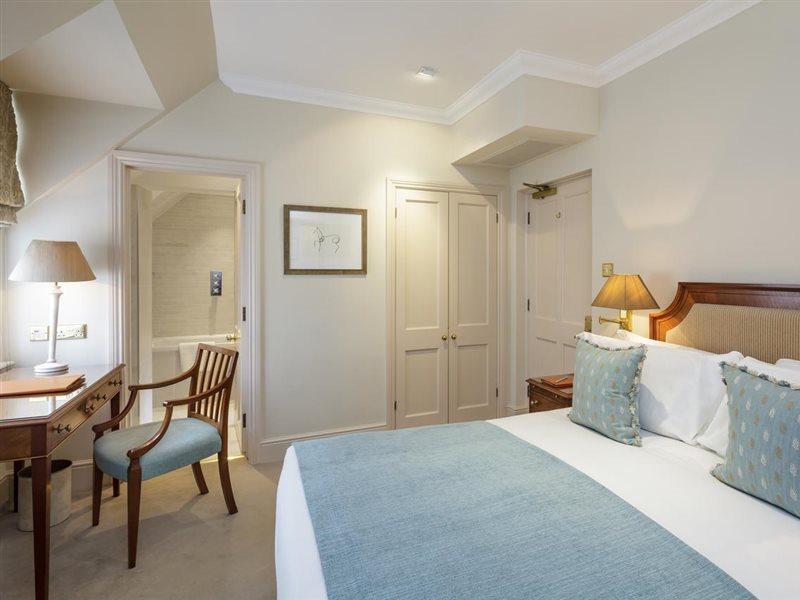 Sloane Place 4*