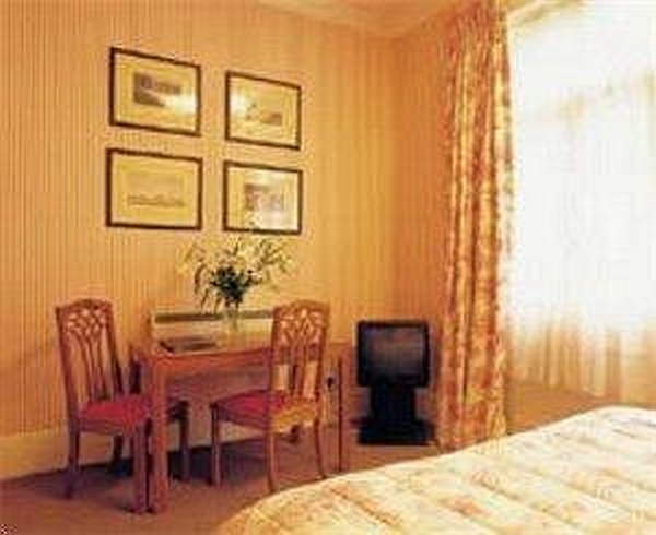 Astons 3* London