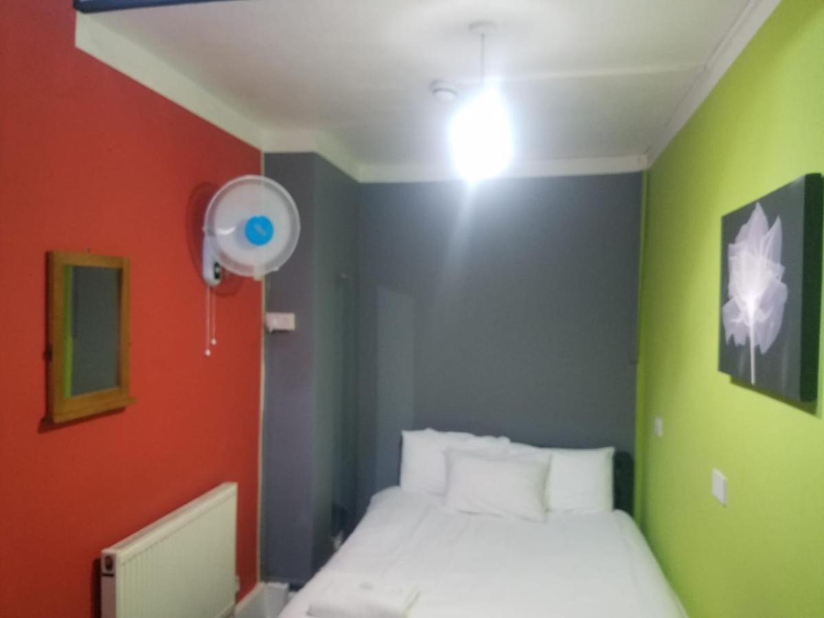 Hotel View Road
