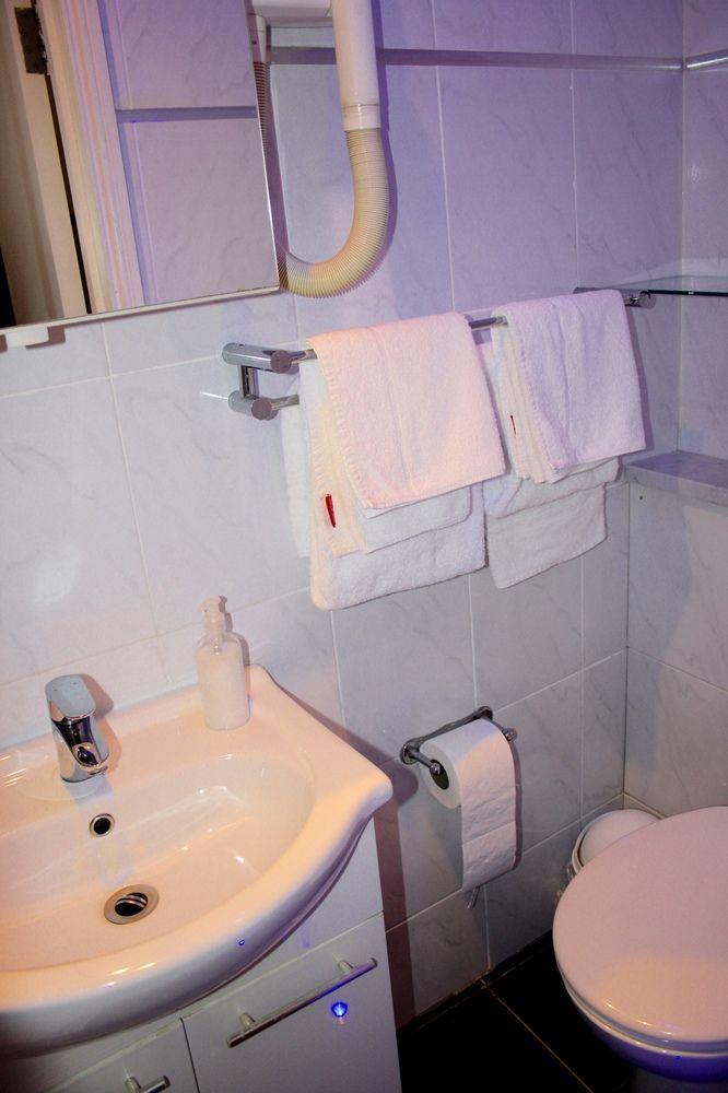 Rhodes Hotel London