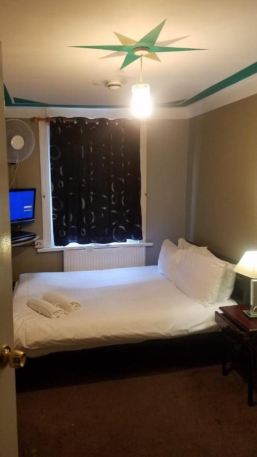 Hotel View Road 2*