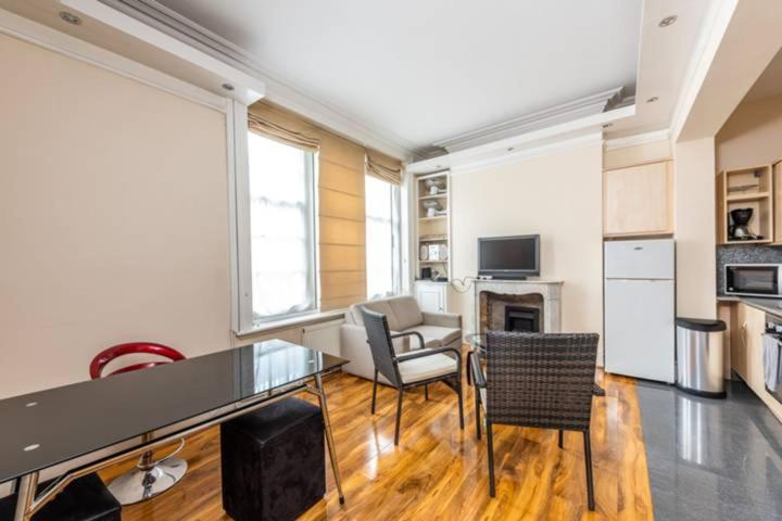 Kensington & Chelsea 2 Bed Zone 1 Aprt Londen
