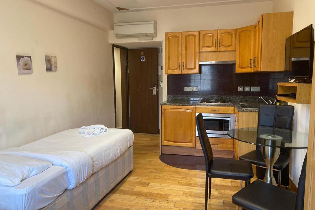 Apartment Lovely Studio Fits 3 Near Hyde Park-r22-building32 London