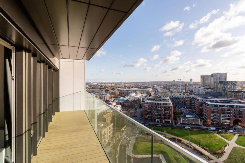 Luxury River Side Penthouse *