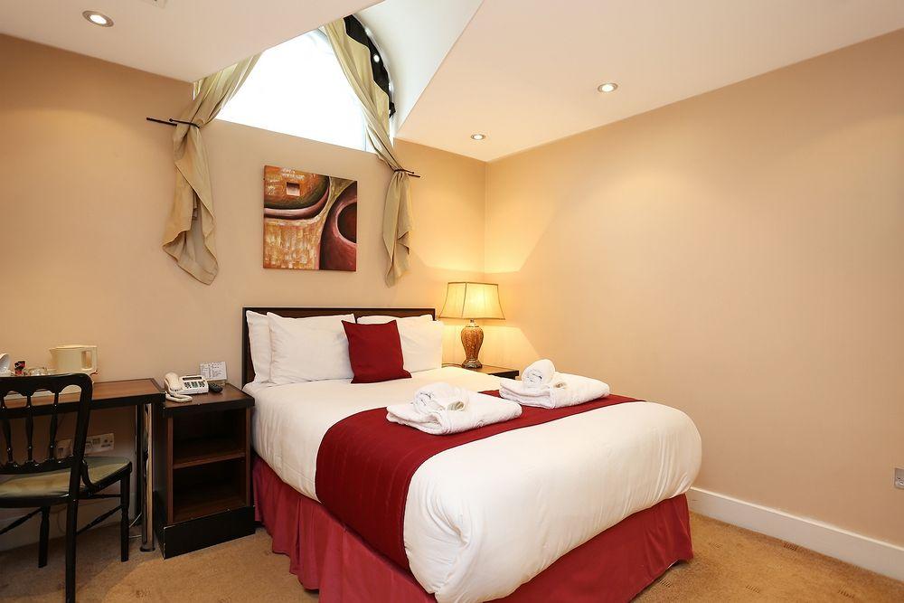 Elysee Hyde Park 3* London