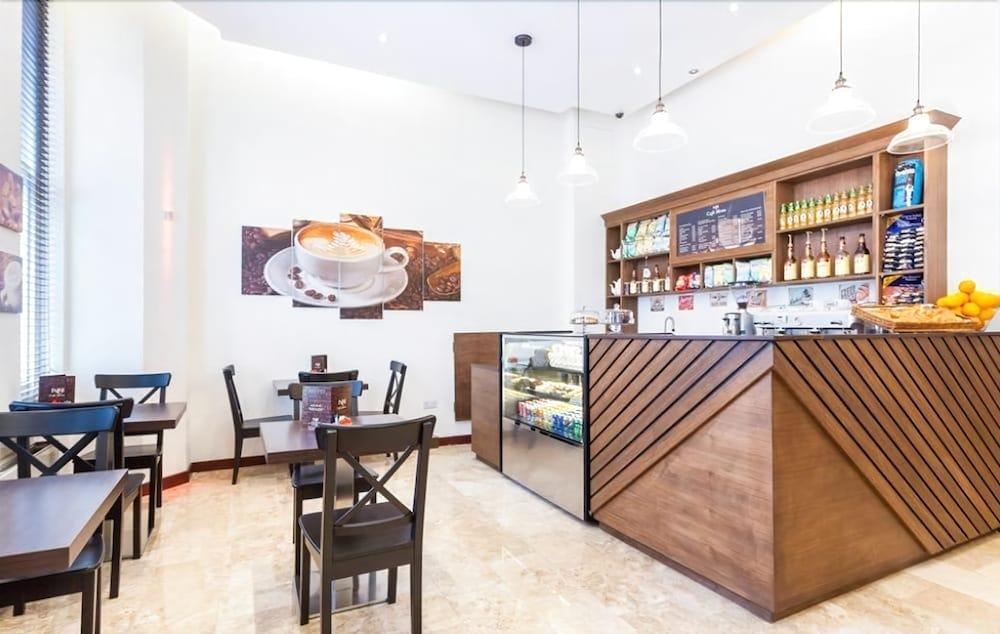 Avni Kensington Hotel