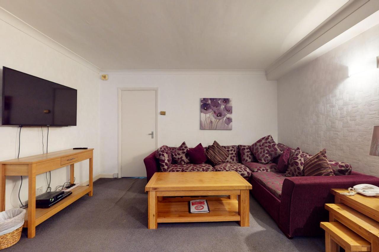 Hertford Court 3*