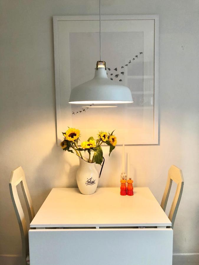 Cosy Retreat In Heart Of Se1 - 1 Bed Flat Apartment *