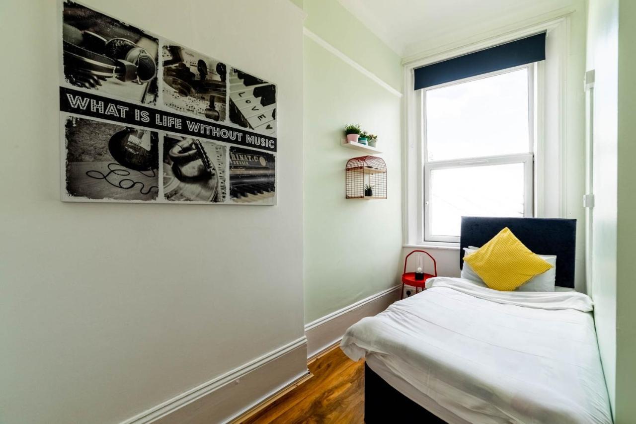 Hostel Book A Bed London