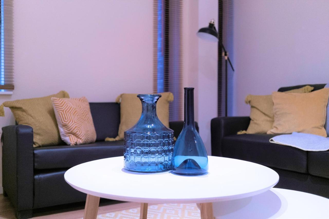 The Dwelling Point - Cannon Street Apartment *