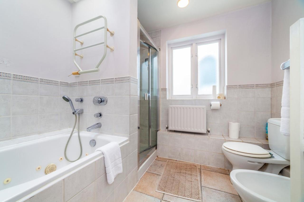 Vakantiehuis Kynance Mews Rustic And Unique Three Bedroom Mews House With A Private Courtyard